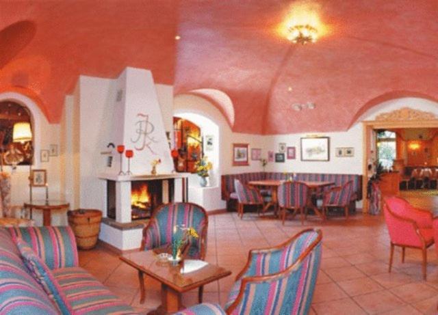 Wohlfuehlresort Und Feriengut Martinerhof Sankt Martin am Tennengebirge Esterno foto