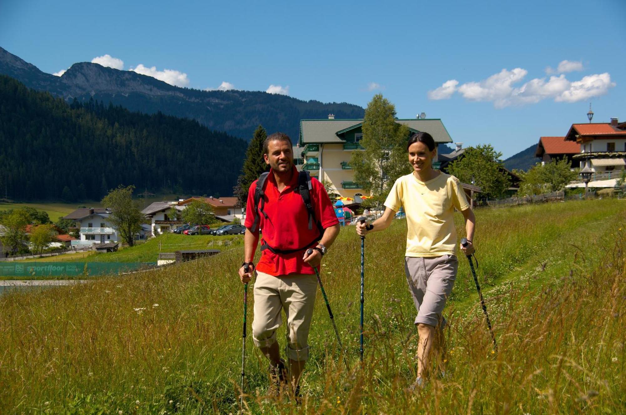 Wohlfuehlresort Und Feriengut Martinerhof Sankt Martin am Tennengebirge Esterno foto