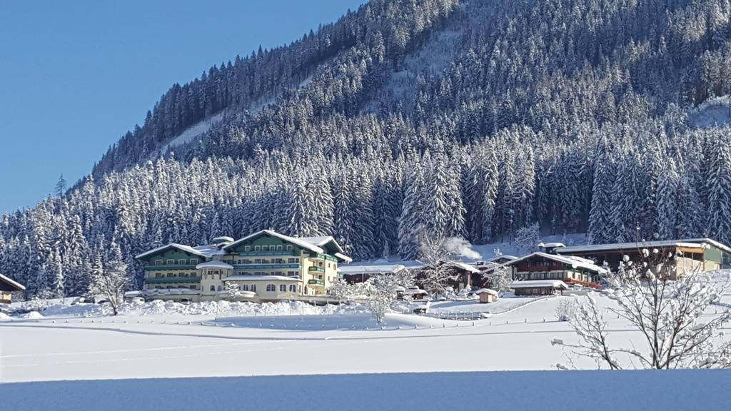 Wohlfuehlresort Und Feriengut Martinerhof Sankt Martin am Tennengebirge Esterno foto