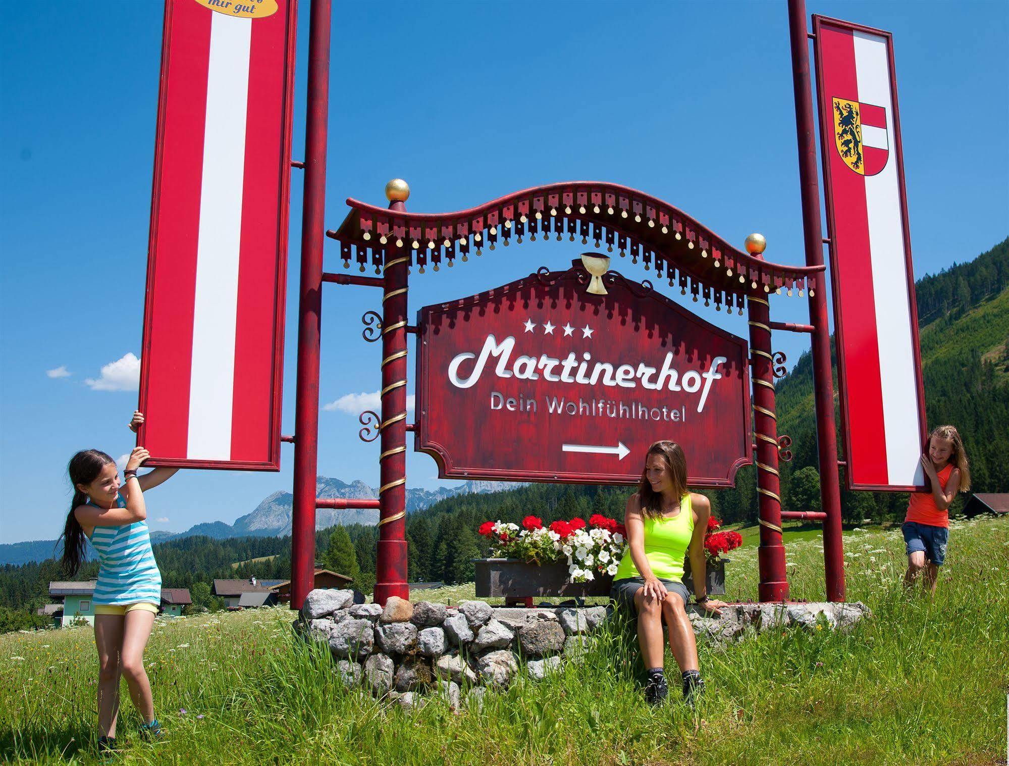Wohlfuehlresort Und Feriengut Martinerhof Sankt Martin am Tennengebirge Esterno foto