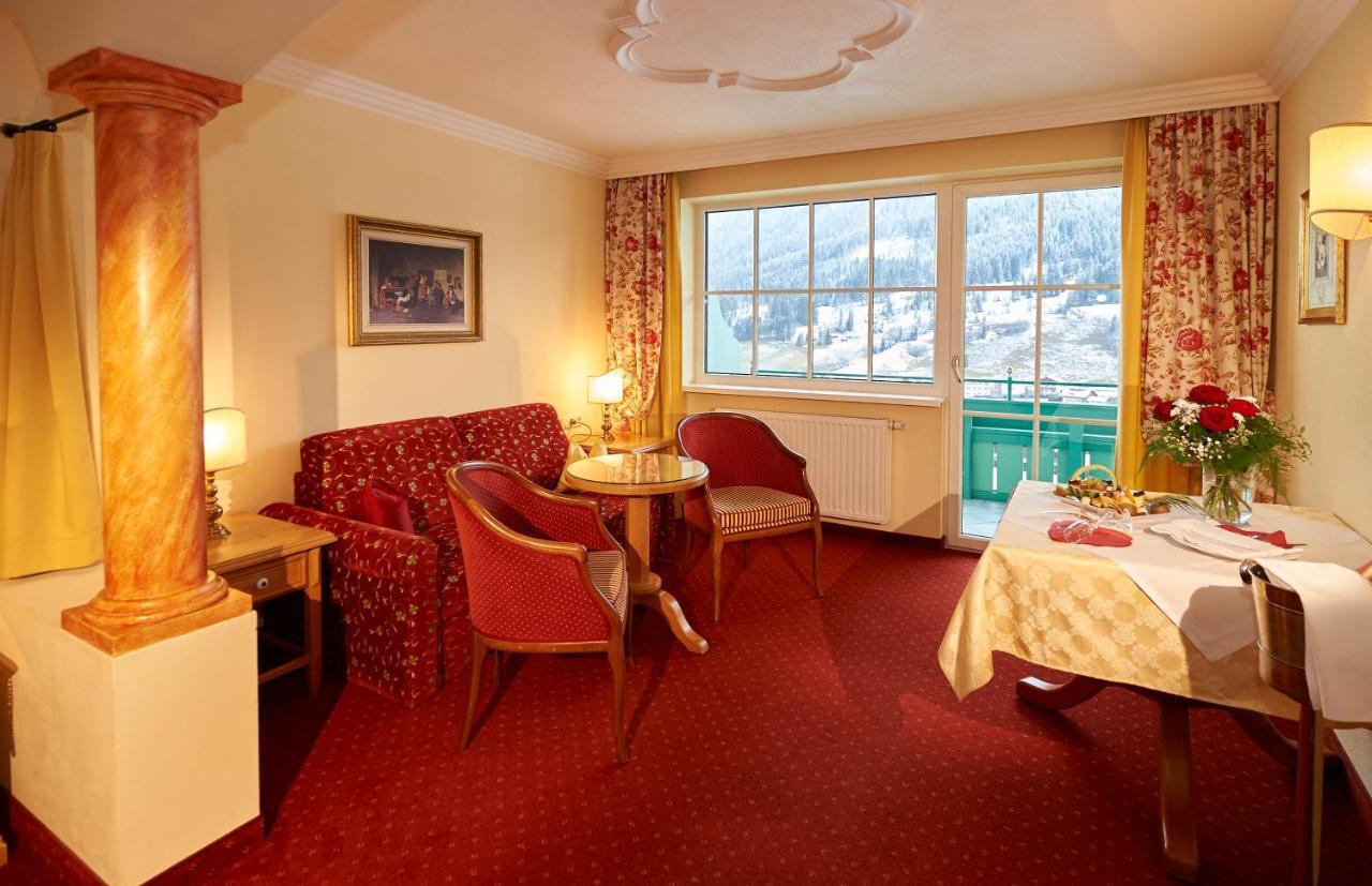 Wohlfuehlresort Und Feriengut Martinerhof Sankt Martin am Tennengebirge Esterno foto