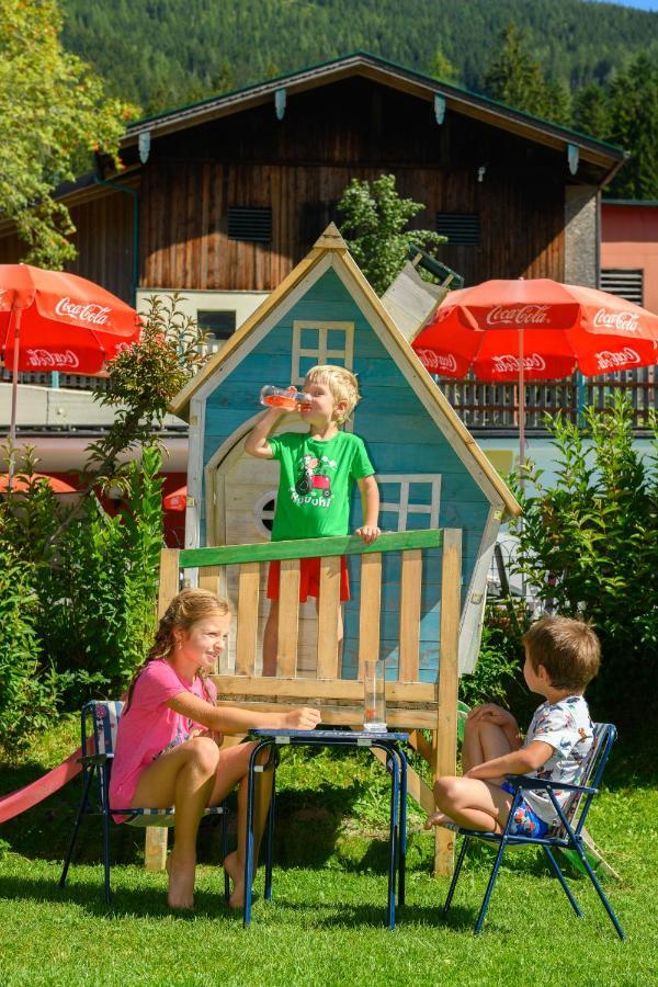 Wohlfuehlresort Und Feriengut Martinerhof Sankt Martin am Tennengebirge Esterno foto