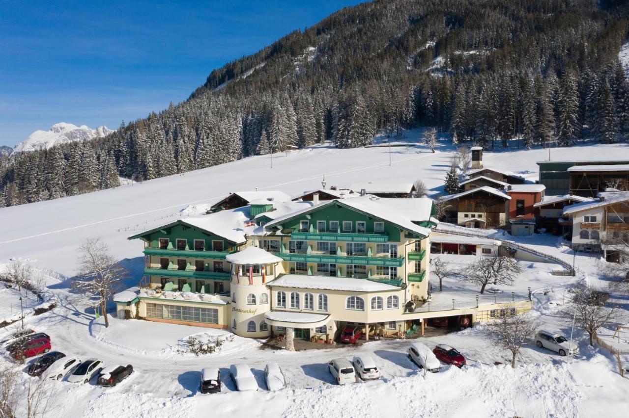 Wohlfuehlresort Und Feriengut Martinerhof Sankt Martin am Tennengebirge Esterno foto